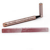 Découvrez ClearFadime de FADIME, le stylo eyeliner adhésif transparent à la pointe fine et feutre souple pour haute précision. Waterproof, il assure une tenue parfaite des faux cils en fibres de chanvre. Fabriqué en alliage d'aluminium, Son design or rose avec bordure dorée et strass effet diamant sur la tête est élégant. Packaging biodégradable inclus. Végan, tenue durable grâce aux polymères naturels. Un compagnon ultra précis pour sublimer votre regard